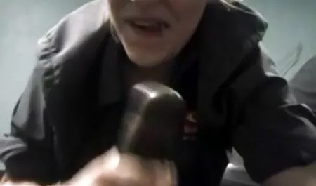 Người Nga phim sec mhat milf masturbates hậu môn với một hefty phallus