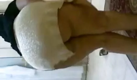 Tóc đen Đối tượng hấp dẫn có Tình dục trong ngăn sau trên phim sec mhat bãi cỏ