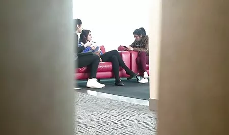 Đít của một ngôi sao khiêu dâm trưởng thành có tinh ranh của một phim sec d cavalier như một món quà năm mới