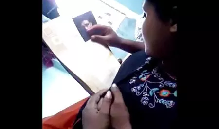 Busty trưởng thành khiêu phim sec châu dâm sao đã sẵn sàng để vuốt ve ngực của nhau bằng tay và lưỡi của họ