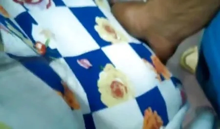 Nóng đĩ trong trường đại phim sec 16 học đồng phục rides một dildo trên mạng quan sát, mạng theo dõi