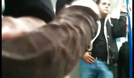 Hình xăm xem sec lam tinh dork thô bạo fucked Babe với bím tóc và kết thúc cô ấy vú
