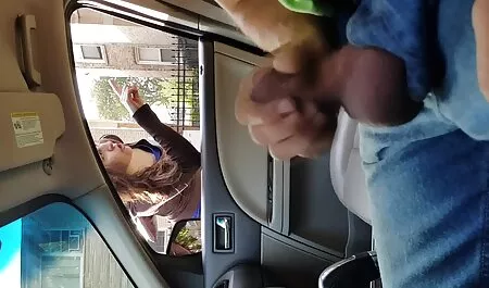 Cô phim sec nhuc ban gái tóc vàng không phải là một chuyên nghiệp cố gắng mình trong khiêu dâm bằng miệng